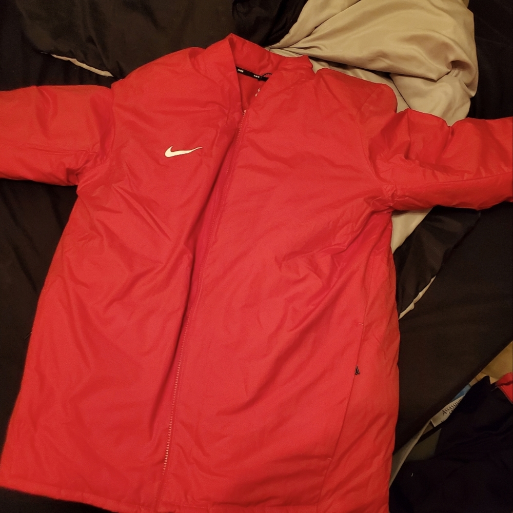 Red Nike snowboarding jacket